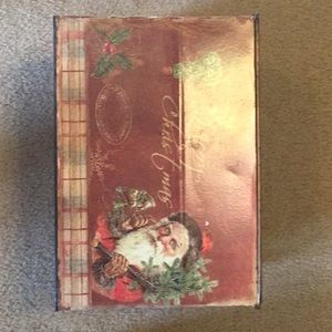 Set of 2 decorative tin Christmas boxes